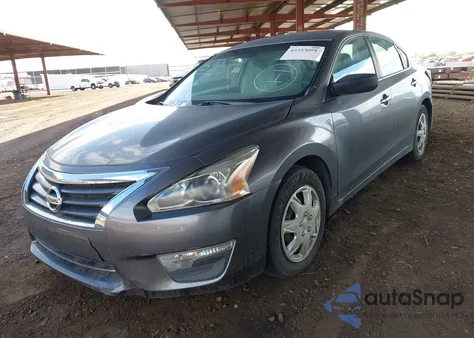 2015 Nissan Altima 2.5 из США, поврежденный, VIN 1N4AL3AP2FC178062